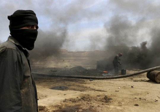 Как "Ислямска държава" изгради многонационална петролна компания