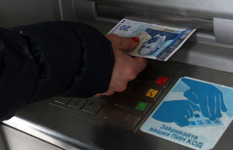 Във Велинград е задигнат банкомат, зареден с пари