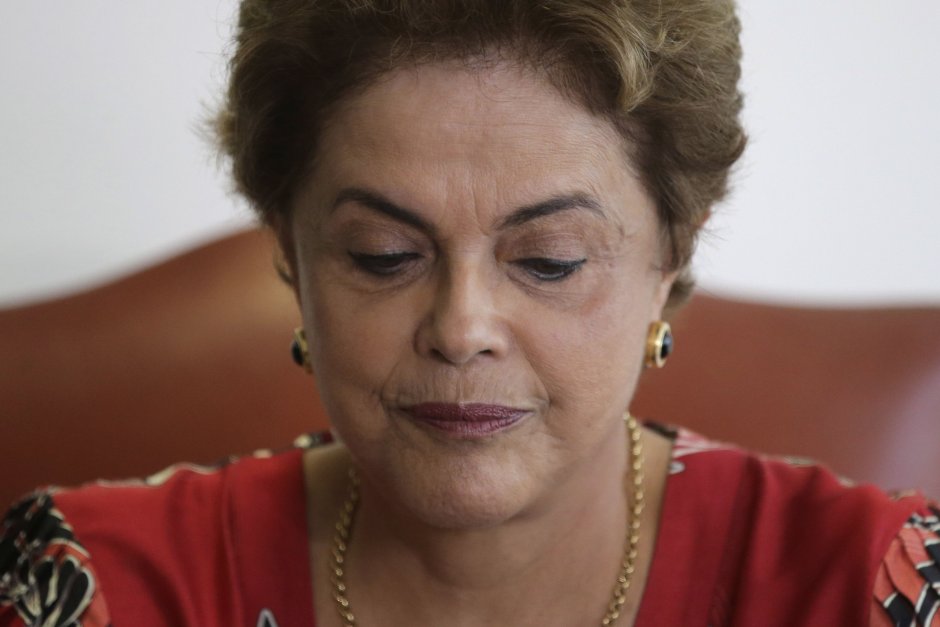 Сенатска комисия препоръча на бразилския Конгрес да отстрани Дилма Русеф
