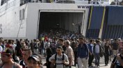 Австрия предлага военни самолети да връщат мигранти