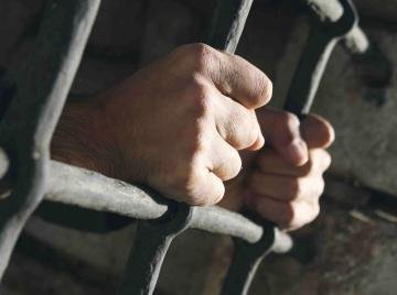 Двама затворници, избягали от затвора в Ловеч, бяха заловени след гонка