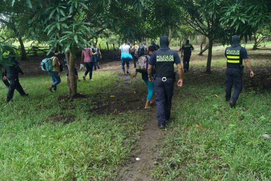 Правителството на Панама затвори границата с Колумбия за кубински мигранти