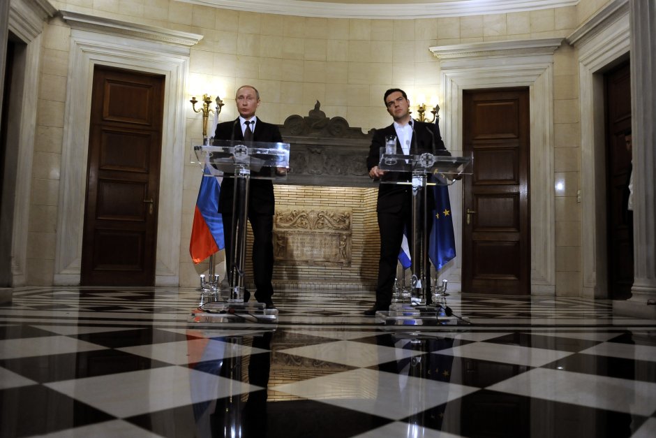Владимир Путин и Алексис Ципрас по време на пресконференция на 27 май в Атина.