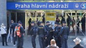 Кметството на Прага и гарите в 10 града бяха евакуирани заради бомбени заплахи