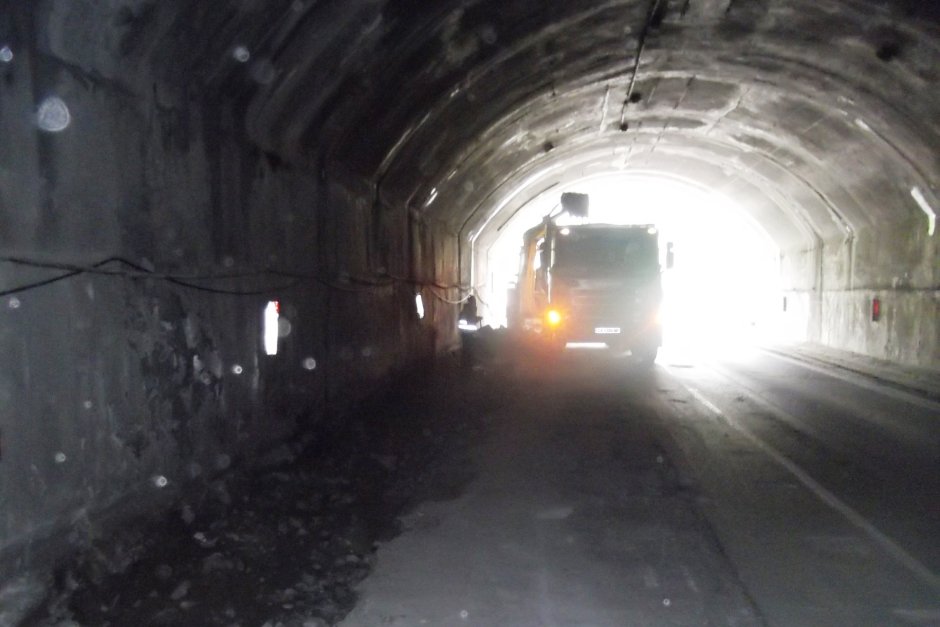 Ремонт на тунели край Асеновград и Бачково