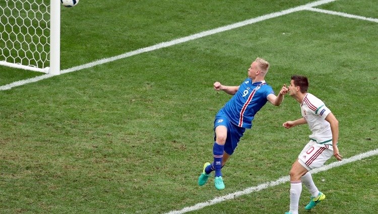 Исландия и Унгария не се победиха, но запазват шансове