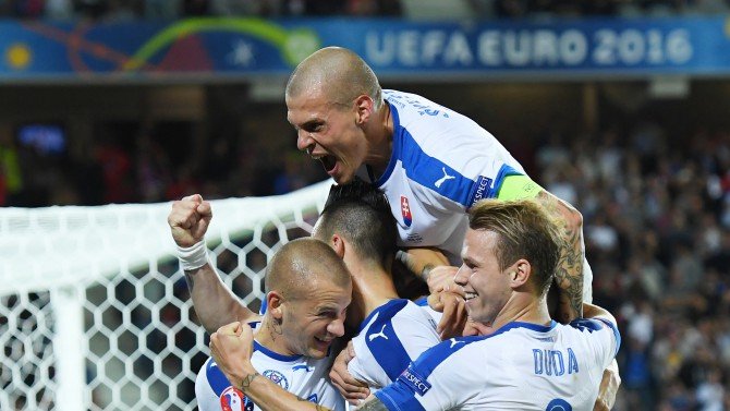 Словакия сложи крак на Русия към осминафиналите, побеждавайки с 2:1
