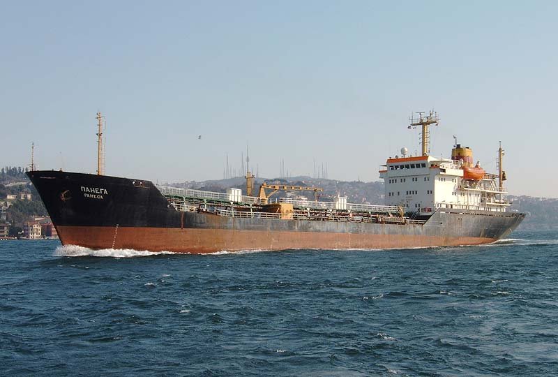 Кораб, пътуващ от България за Уругвай, е задържан с оръжия на борда