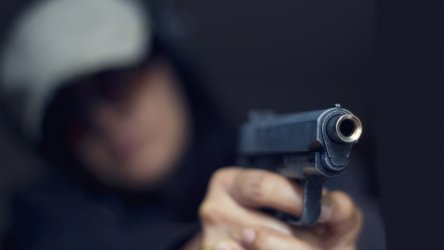 Ученик от Варна стреля с газов пистолет в час