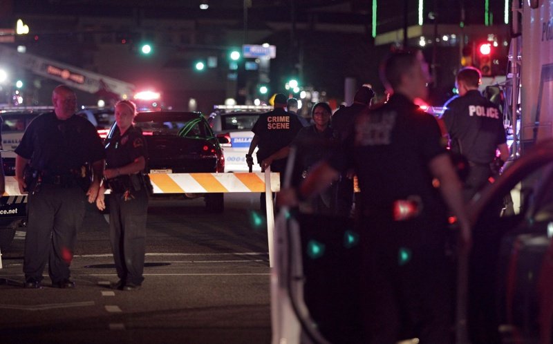 Един от стрелците в Далас искал да убива бели – най-вече полицаи