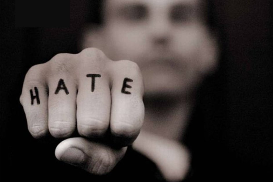 Българите стават все по-толерантни към речта на омразата