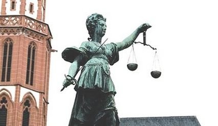 Съдът в Страсбург: Критиката на граждани към държавни служители не е клевета