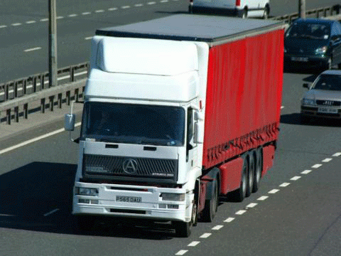 Пак се забраняват камионите над 12 тона по магистралите в петък и неделя