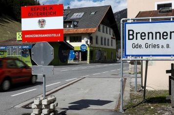 Австрия е готова да издигне 100-километрова ограда по източната си граница
