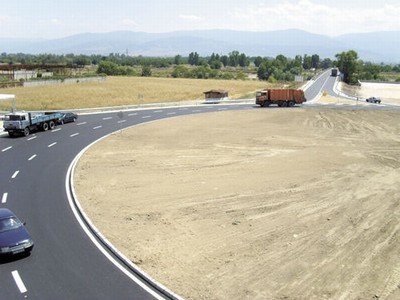 Разширен път с три ленти вместо магистрала между Варна и Бургас