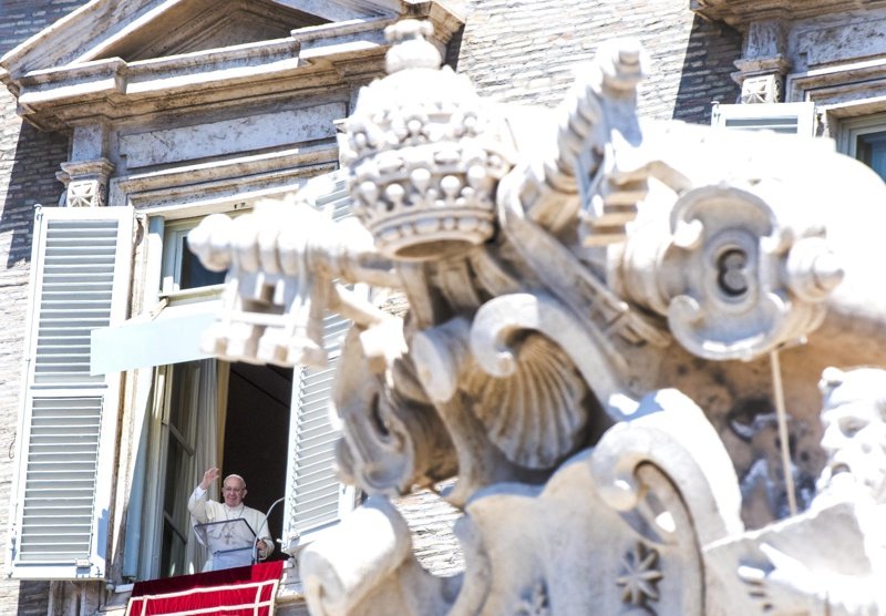 Папата се помоли за край на терора и смъртта на невинни
