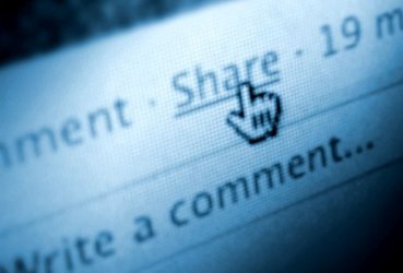"ШОК!" и "БОМБА!": Фейсбук няма да показва подвеждащи и крещящи заглавия
