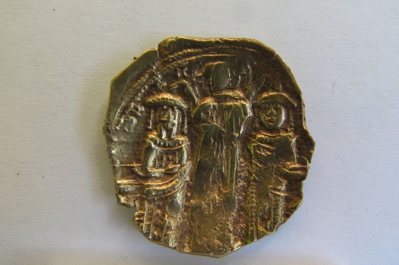 Археолози откриха златна монета от ХІV век в Калиакра