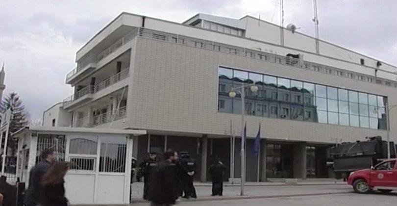Стреляха с гранатомет по парламента на Косово