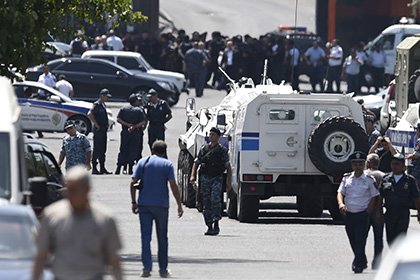 Арменските власти арестуваха още шестима от нападателите в Ереван