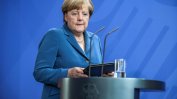 Ангела Меркел е подложена на натиск за затягане на контрола върху мигрантите след атентатите