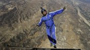 Американец скочи от 7600 м без парашут