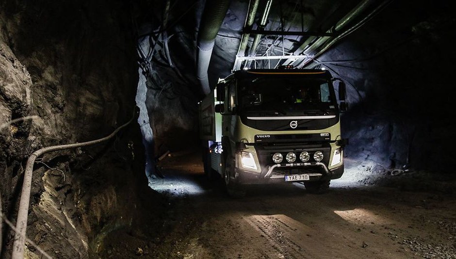 Волво тества самоуправляващи се камиони в шведска мина