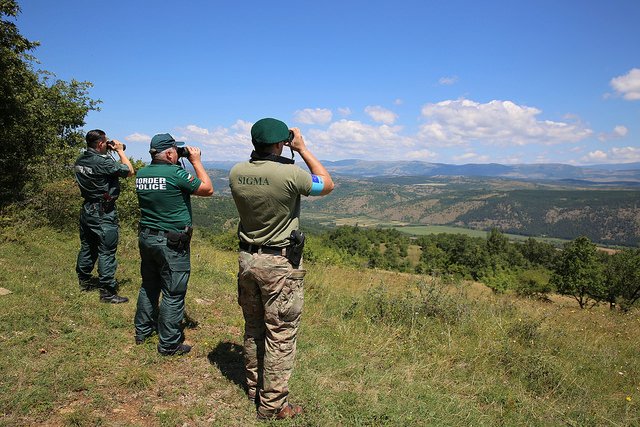 Как Фронтекс пази българските граници (галерия)