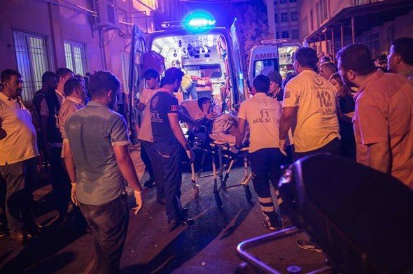 Атентат срещу кюрдска сватба уби над 50 души в турския град Газиантеп