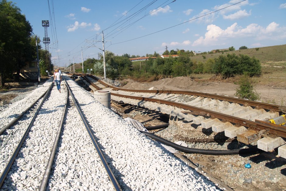 Пет вагона с въглища дерайлираха край София