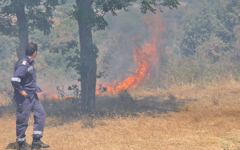 Продължава борбата с пожарите в селата Хухла и Главан