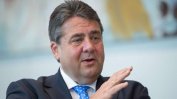 Германският вицеканцлер показа среден пръст на крайнодесни протестиращи