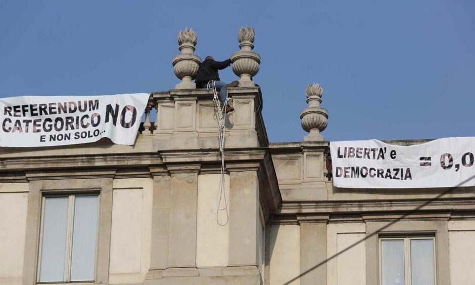 Българин протестира от покрива на "Ла Скала" в Милано