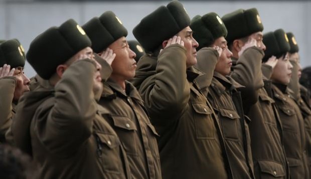 Севернокорейски войник избяга пеш в Южна Корея