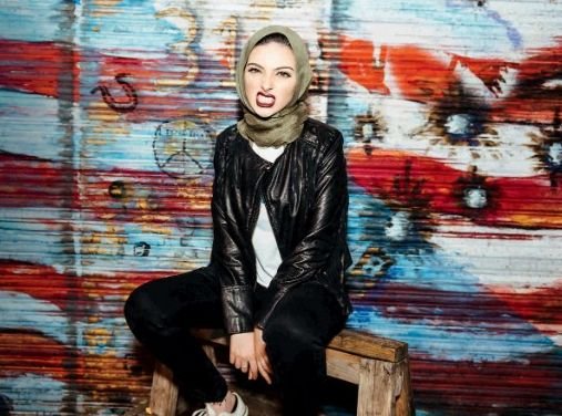 "Плейбой" за първи път показва мюсюлманка с ислямска забрадка