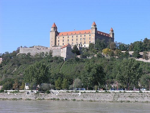 Братиславският замък