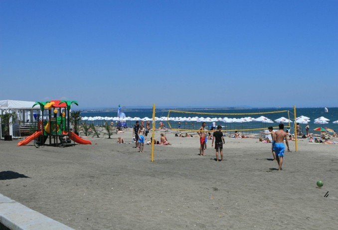 Плажът Бургас-север