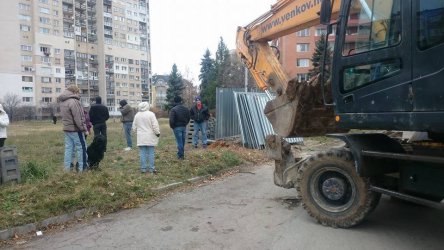 Абсурдна ситуация в "Младост" с нов строеж в градинка