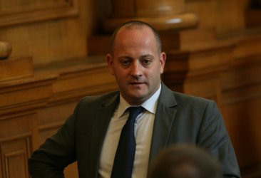 Борисов обрече Цачева на погром, смята Радан Кънев
