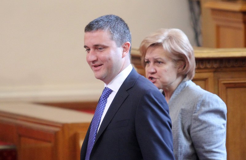 Менда Стоянова заедно с финансовия министър Владислав горанов