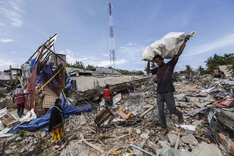 Жертвите на земетресението в Индонезия са над 100
