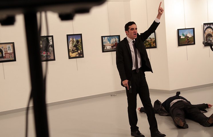 Турски полицай застреля руския посланик в Анкара