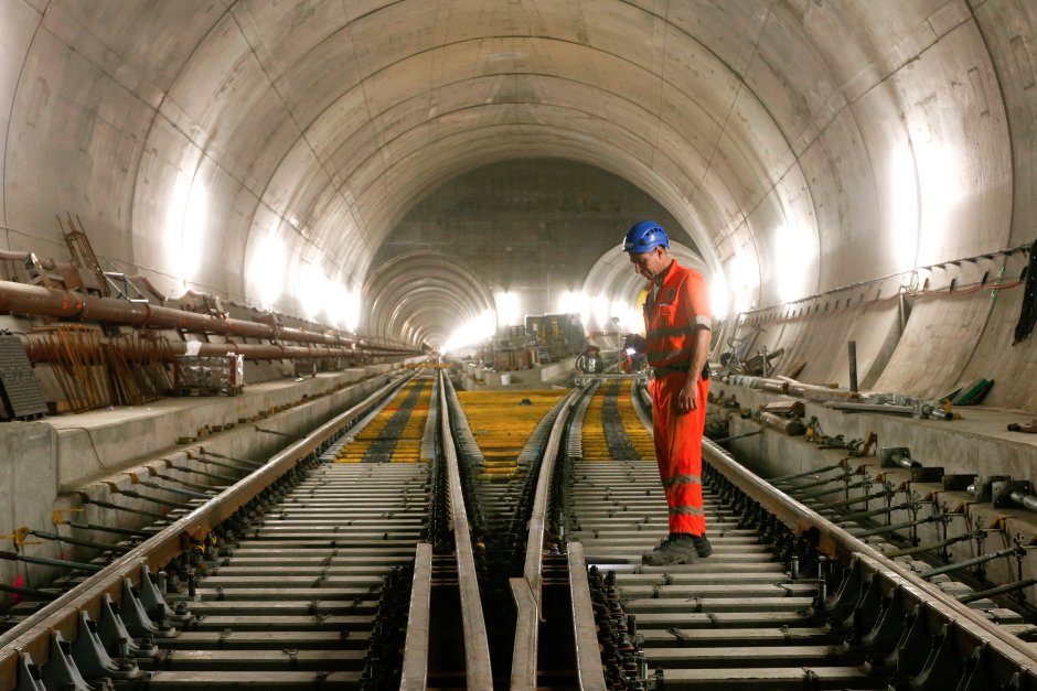 Най-дългият тунел в света вече е отворен