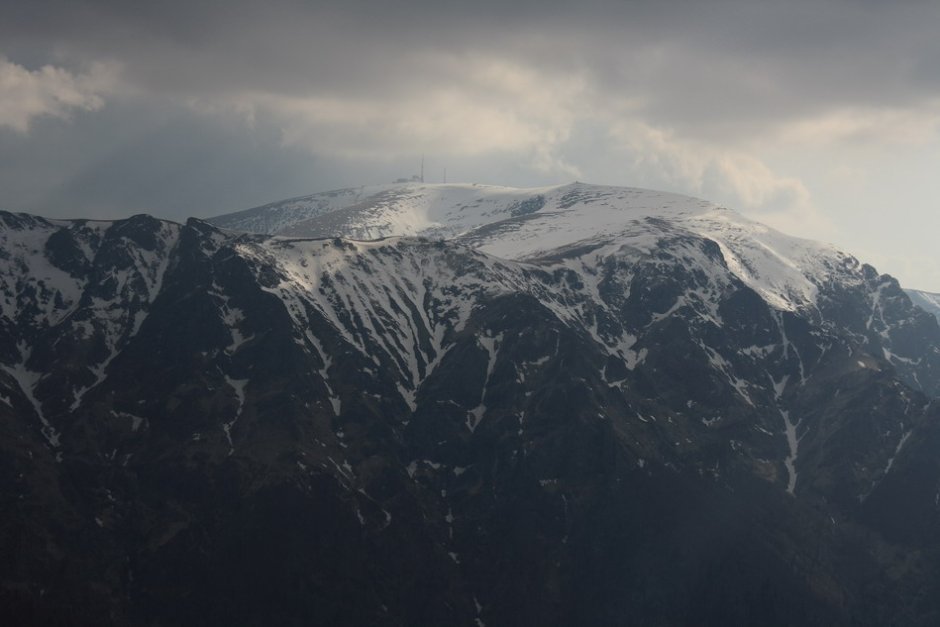 Изчезналият в Стара планина турист оцелял на палатка с ядки и бренди