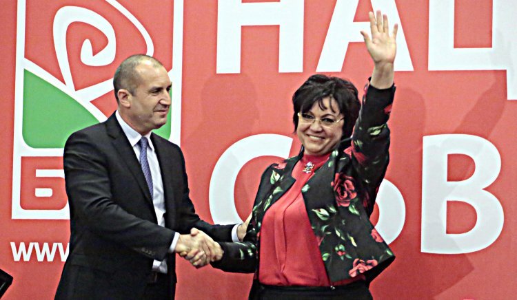 Избраният президент Румен Радев и лидерът на БСП Корнелия Нинова на пленума на БСП на 26 ноември 2016 г. Сн. БСП