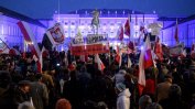 Продължава окупацията на полския парламент от опозиционни депутати