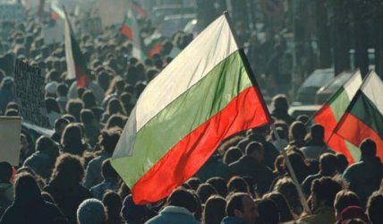 Двадесет години по-късно: какво лъжат коментаторите на събитията от 10 януари 1997 г.*