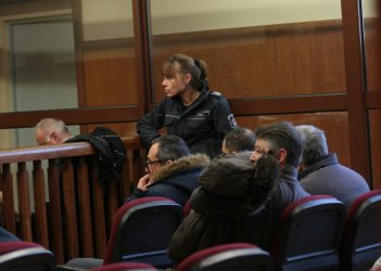 Заседанието на специализирания съд за оставянето в ареста на митничарите, сн. БГНЕС