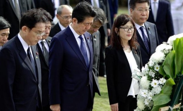 Японският премиер е на историческо посещение в Пърл Харбър