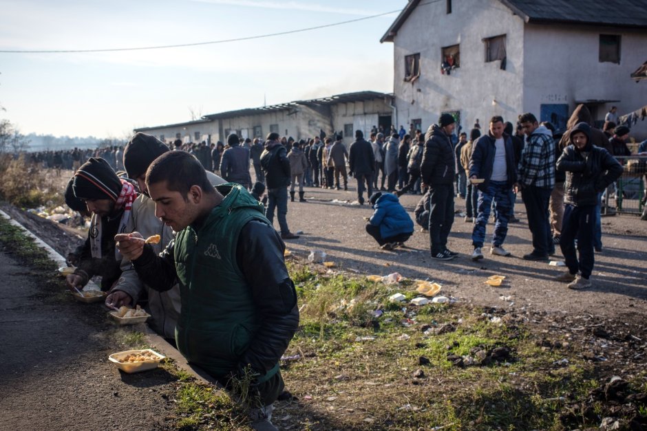 Мигрантските центрове в Сърбия са изцяло запълнени
